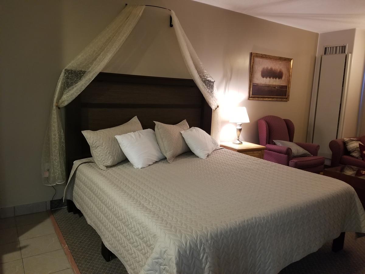 Knights Inn Woodstock Bagian luar foto