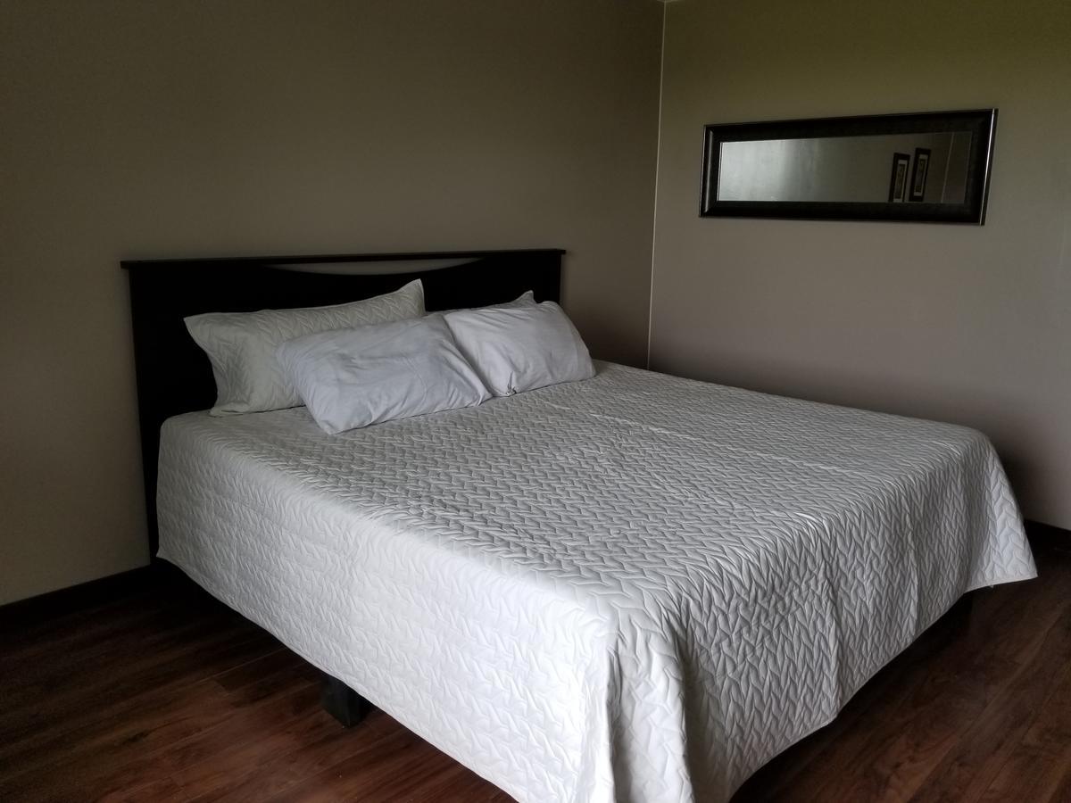 Knights Inn Woodstock Bagian luar foto