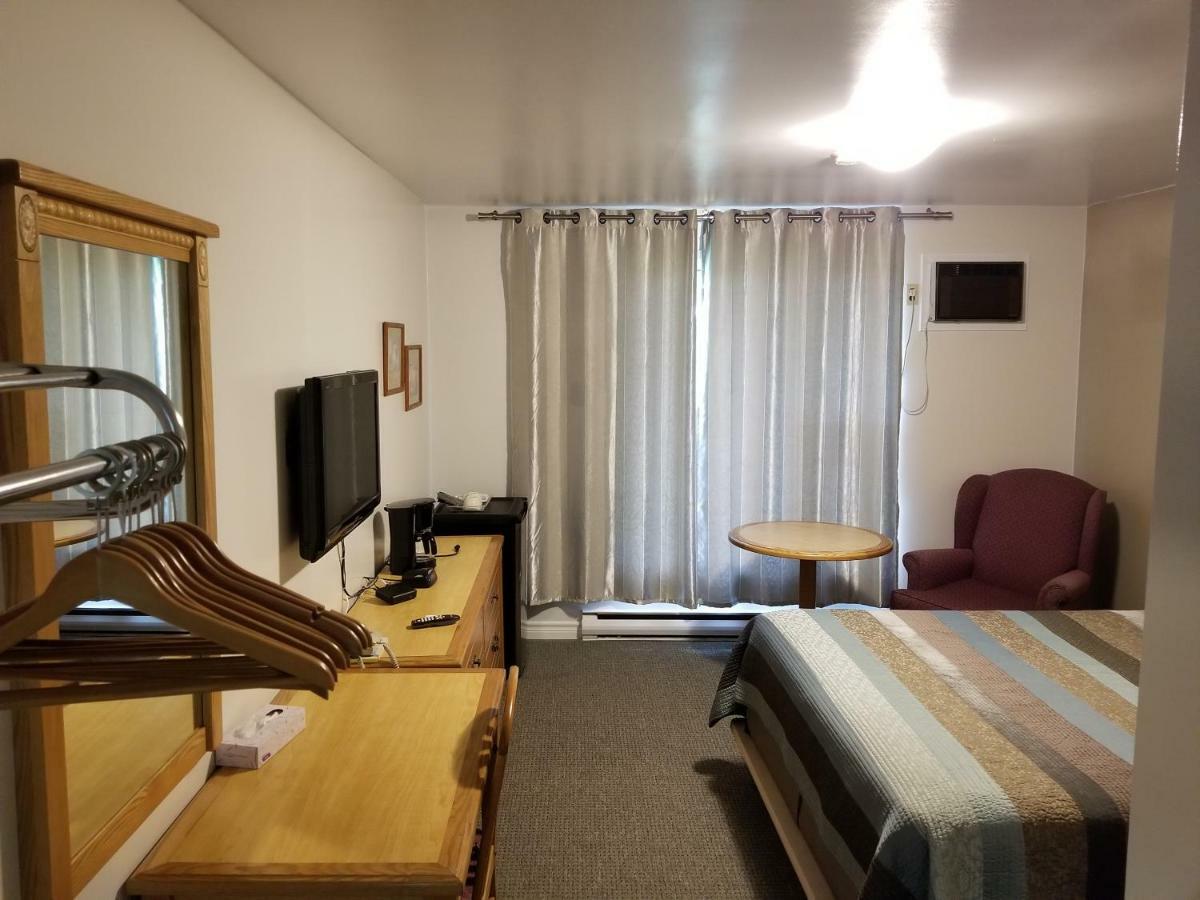 Knights Inn Woodstock Bagian luar foto